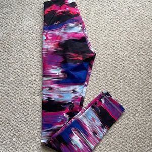 lululemon Wunder Under high rise in multi colour. Luon.